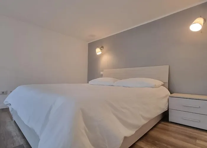 Il Rifugio Moderno Next To Metro Anagnina, Free Parking And Wifi Rome