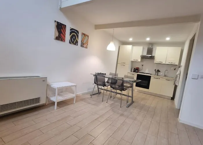 Il Rifugio Moderno Next To Metro Anagnina, Free Parking And Wifi Appartement *