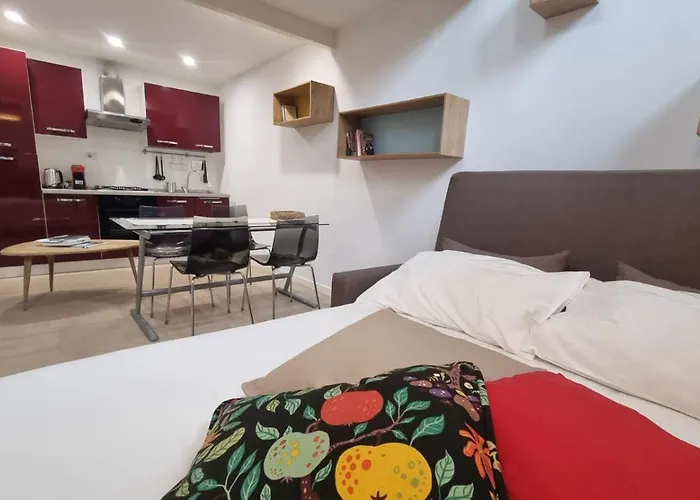 Il Rifugio Moderno Next To Metro Anagnina, Free Parking And Wifi Rome