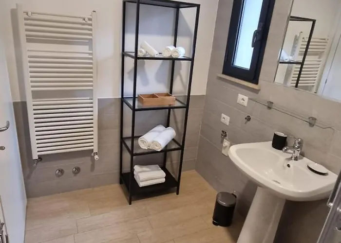 Il Rifugio Moderno Next To Metro Anagnina, Free Parking And Wifi Appartement Rome